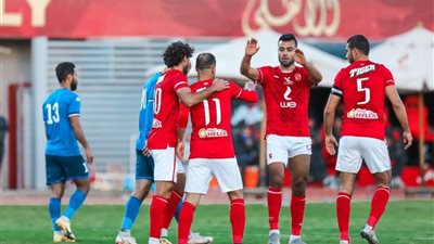 نجم الأهلي يعلن عن موعد اعتزاله كرة القدم