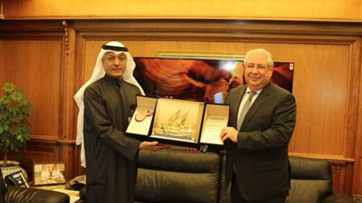 سفير مصر لدى الكويت يلتقي مدير المؤسسة العربية لضمان الإستثمار