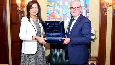 وزيرة الهجرة تحتفل بنجاح تطبيق أول تأمين للمصريين بالخارج