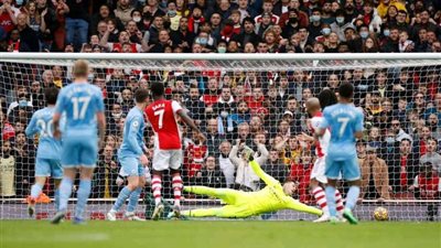 السيتي يخطف ثلاث نقاط من أرسنال في مباراة مثيرة