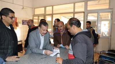 محافظ المنوفية يحيل 56 موظفًا بمركز أشمون للتحقيق