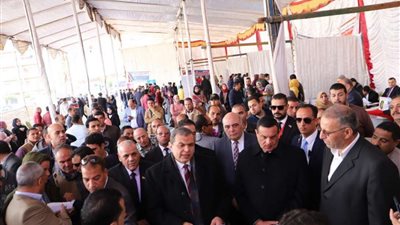 وزير القوي العاملة ومحافظ البحيرة يفتتحان ملتقي تشغيل يوفر 8500 فرصة عمل