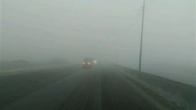 غلق الطريقين الصحراويين الشرقي القديم بأسيوط والجيش من البوابات بسبب الشبورة