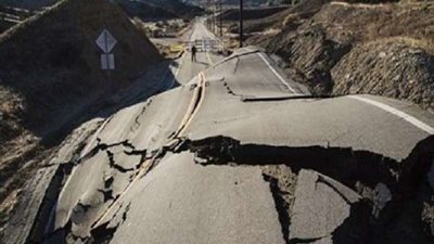 مصرع 10 أشخاص وفقد 4 آخرين تحت أنقاض انهيار أرضي في هذه المنطقة