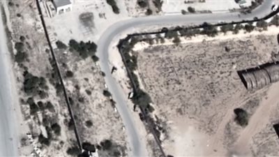 شاهد.. الجيش الليبي يدمر معسكراً لميليشيات إرهابية جنوب طرابلس