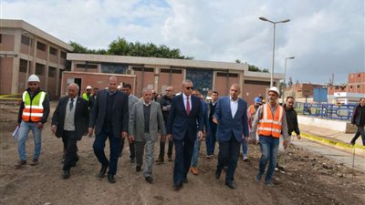 محافظ القليوبية يتفقد عددا من المشروعات الجاري تنفيذها بطوخ