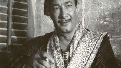 خدم زوجته القعيدة 30 عامًا ومات حزنًا عليها.. قصة وفاء سطرها صلاح نظمي