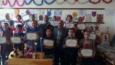 تنظيم ورشة عمل لصناعة التقويم الميلادي بإحدى المدارس بقنا