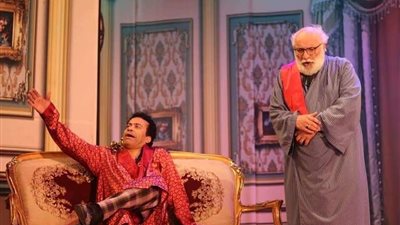 تفاعل سامح حسين مع الجمهور اثناء عرض «حلم جميل» على مسرح قصر ثقافة قنا