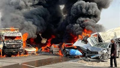 أول فيديو لحادث تفحم 11 سيارة أسفل الطريق الاوسطي بحلوان وسقوط ضحايا