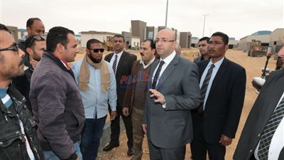 محافظ بني سويف يتفقد سير الأعمال بمشروع مجمع الصناعات الصغيرة والمتوسطة