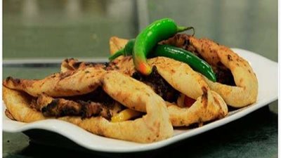 تعرف على طريقة عمل ساندوتشات دجاج مسخن وكريب فانيليا