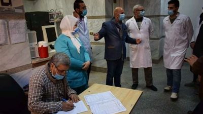 وكيل صحة الشرقية يفاجئ أطباء الحسينية المنقطعين عن العمل بهذا القرار