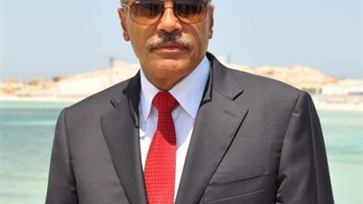 محافظ مطروح يتفقد حى الزهور لمتابعة تنفيذ أعمال البنية التحتية وتيسير الخدمات للمواطنين