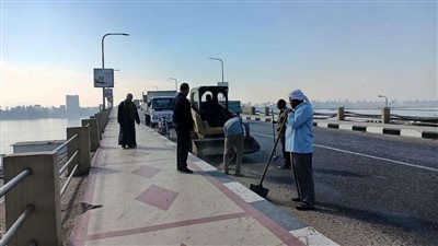 الوحدة المحلية بـ دندرة  تشن حملة نظافة بمحيط المعبد والطرق