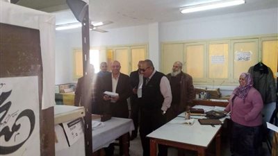 وكيل وزارة التربية والتعليم بمطروح يتابع سير العمل بالمطبعة السرية