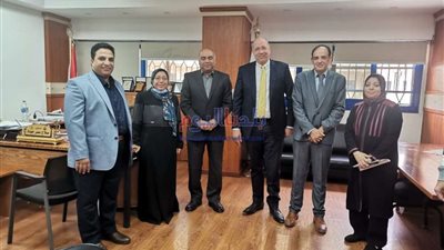 المستشفى التخصصي يتعاقد مع عميد طب بني سويف السابق