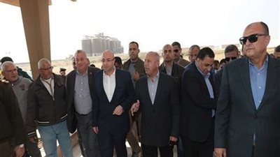 محافظ بني سويف يستقبل وزير النقل في كوم أبو راضي