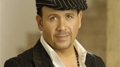 الموت يفجع الفنان هشام عباس