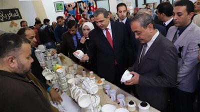 وزير النقل يتابع أعمال تطوير البنية التحتية لورش كوم أبو راضي ببني سويف