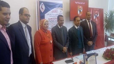 بعد بلوغها سن المعاش.. تكريم رئيس مكتب توثيق النادي الأهلي