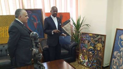 المتحف القومي بموزمبيق يرسل مقتنيات مميزة للعرض بالمركز الثقافي الأفريقي بأسوان