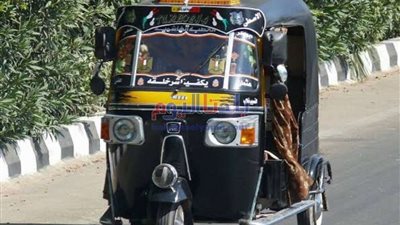 سائق توتوك يفقد حياته وإصابة عامل في حادث جنوب سوهاج بجرجا