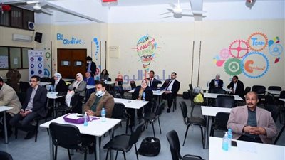 رئيس جامعة سوهاج يشهد حفل توقيع عقود إحتضان 12 رائد أعمال من أصحاب المشروعات الناشئة