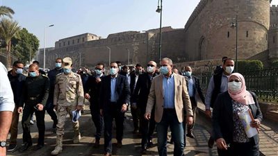 رئيس الوزراء: يتفقد مشروعات التطوير لإعادة إحياء القاهرة التاريخية