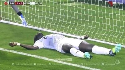 مشهد صادم.. كوليبالي يتعرض لأزمة قلبية في الدوري القطري 