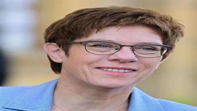 وزير الدفاع الألماني يزور قبرص ويعقد محادثات بشأن الأنشطة غير القانونية لتركيا