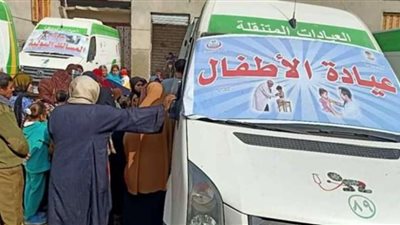 توقيع الكشف الطبي على 2083 حالة خلال قافلة بأبويعقوب بالمنيا