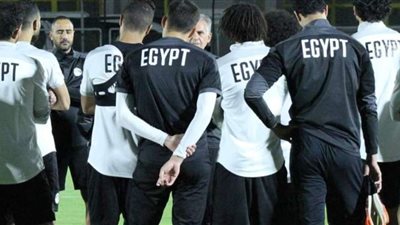 استعداداً لـ نيجيريا.. منتخب مصر يخوض المران الأول بالكاميرون