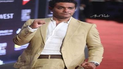 آسر ياسين يصور المشاهد الأخيرة من « الثمانية » بمصر الجديدة
