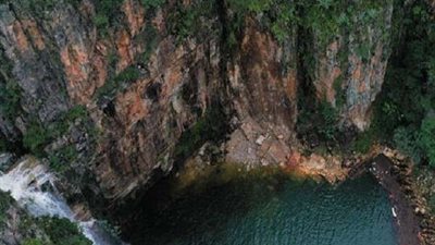 البرازيل.. ارتفاع عدد ضحايا سقوط كتلة صخرية على قوارب سياحية إلى 10 أشخاص