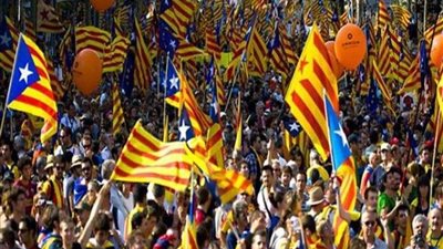 انطلاق مظاهرات للمطالبة باستقلال كتالونيا قبل ساعات من الكلاسيكو