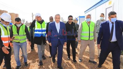محافظ سوهاج يتابع الموقف التنفيذي لمشروعات شبكات البنية التحتية بتكلفة 740 مليون جنيه