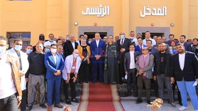 محافظ سوهاج يتفقد سير العمل بمستشفى 