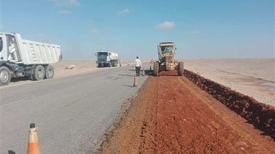 محافظ مطروح يعلن عن بدء أعمال إصلاح بطرق سيوة