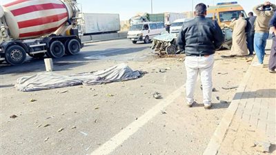 حادث جديد بالطريق الأوسطي.. مصرع وإصابة 4 في تصادم سيارة (صور)