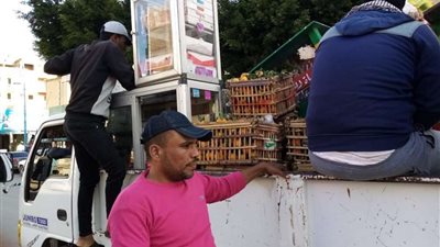 رئيس مدينة مرسى مطروح حملات مكبرة لإزالة إشغالات الطريق بشارع الإسكندرية وعلم الروم