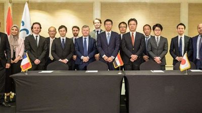 اقتصادية قناة السويس توقع عقد تشغيل محطة دحرجة السيارات بشرق بورسعيد