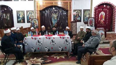 وفد خريجي الأزهر يزور كنيسة 