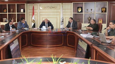 تنفيذا لتكليفات السيسي.. محافظ بني سويف يتابع التطوير الشامل لكورنيش النيل