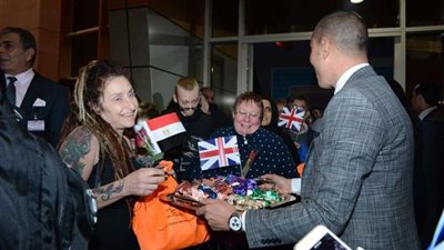 مطار شرم الشيخ الدولى يستقبل أولى الرحلات البريطانية المباشرة (صور)