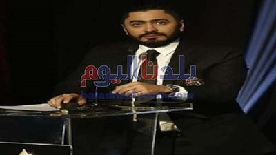 أشرف صبحي يكرم تامر حسني لدخوله موسوعة جينيس (صور)