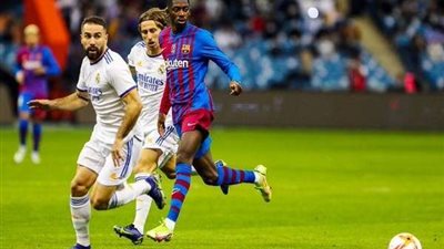 الشوط الاول.. التعادل الإيجابي يسيطر علي كلاسيكو الأرض