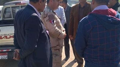 مدينة أبو تشت تنفذ حملة لإزالة الإعلانات المخالفة في الشوارع