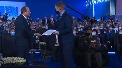 عاجل.. الرئيس السيسي يتسلم شهادة اعتماد الأكاديمية الوطنية للتدريب من «أسيت»