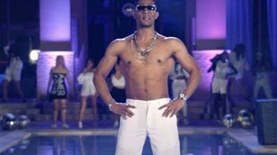 محمد رمضان يشيد بأداء شاب يقلد رقصته في 